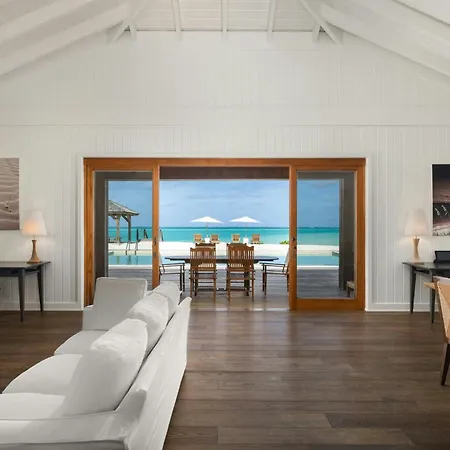 Como Parrot Cay-2